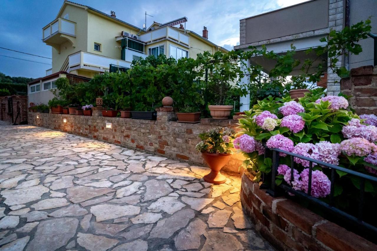 Grgurić apartments Palit Zewnętrze zdjęcie
