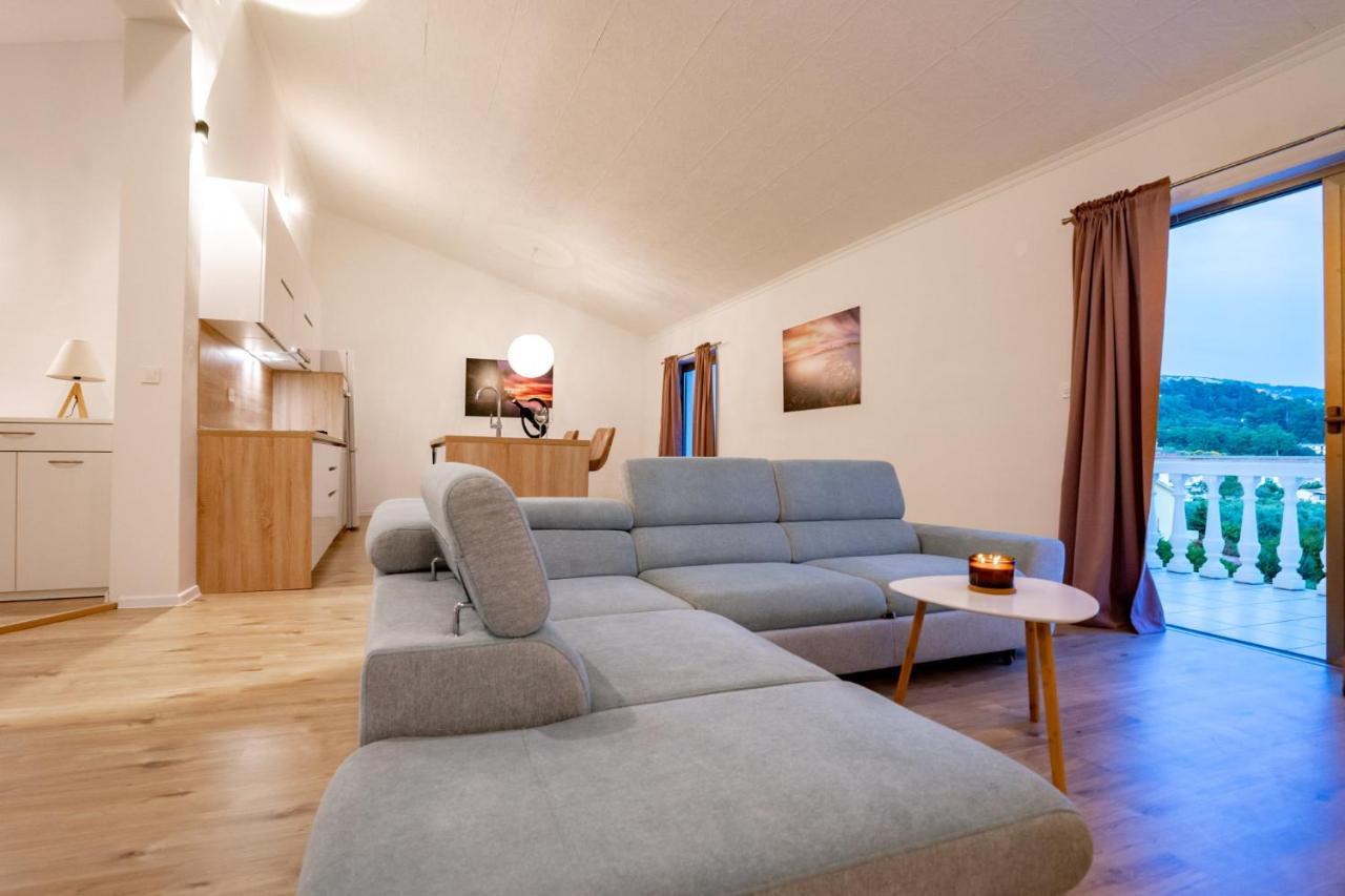 Grgurić apartments Palit Zewnętrze zdjęcie