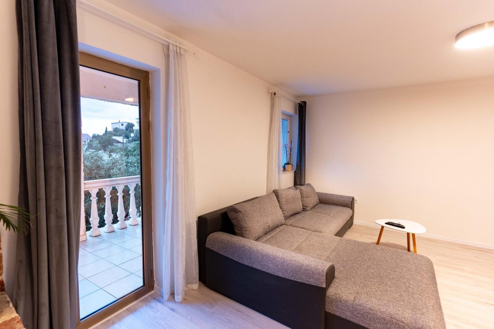 Grgurić apartments Palit Zewnętrze zdjęcie